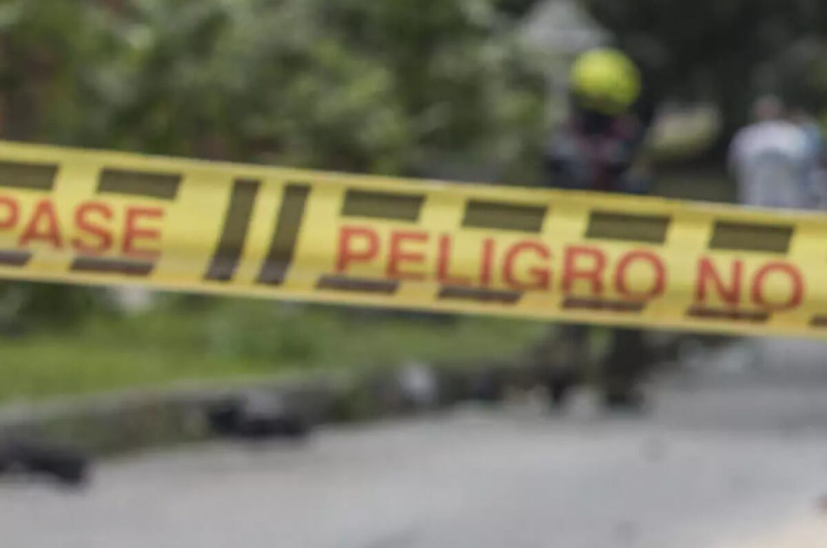 En la comuna Aranjuez de Medellín fue hallado un cuerpo sin vida en la madrugada del 16 de diciembre de 2023, testigos afirmaron que desde un carro gris fue lanzado el cadáver - crédito Policía Nacional