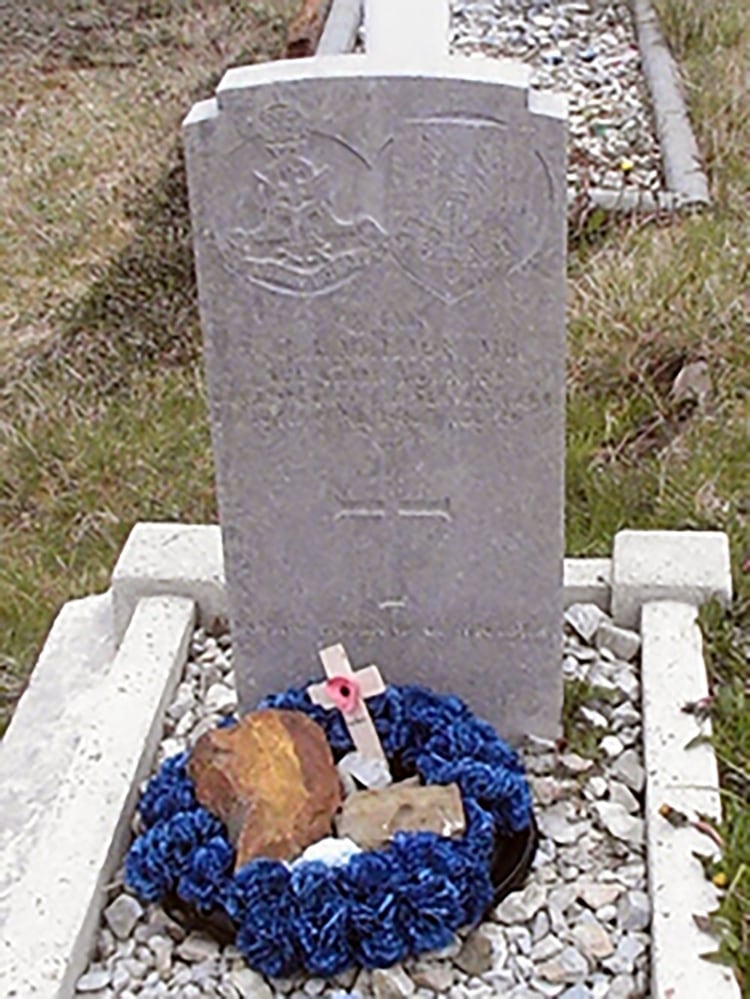 La tumba del capitán Hamilton en el cementerio de Howard