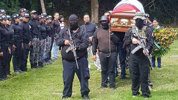 Miranda - Venezuela, Crisis economica - Página 25 Colectivo-chavista-entierro