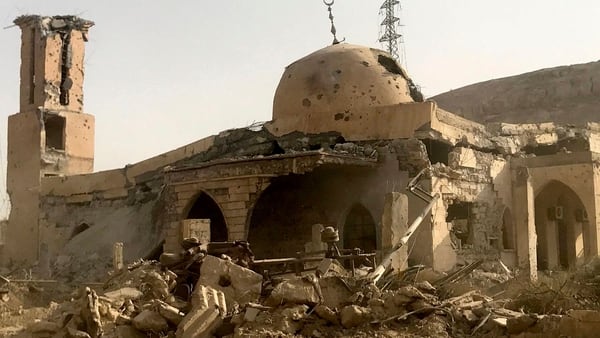 Una mezquita destruida en Deir Ezzour, Siria, en noviembre pasado. En esa ciudad devastada un bombardeo de los Estados Unidos terminó con la vida de mercenarios rusos negados por Moscú (Getty)