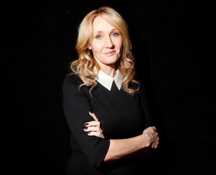 En la copia en cuestión, el nombre de la escritora J.K. Rowling figura como "J.A. Rowling" (Foto de archivo: REUTERS/ Carlo Allegri)
