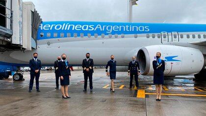 Aerolíneas Argentinas prepara un vuelo para el 22 de diciembre para ir a  buscar las primeras vacunas a Rusia - Infobae