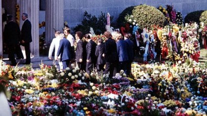 18 de agosto de 1977, el funeral de Elvis Presley 