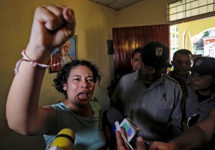 La presa política Maria Adilia Peralta tras volver a su casa en Masaya, Nicaragua. (INTI OCON / AFP)