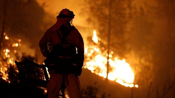 Uno de los dos fallecidos por los incendios en California es un bombero (Reuters)