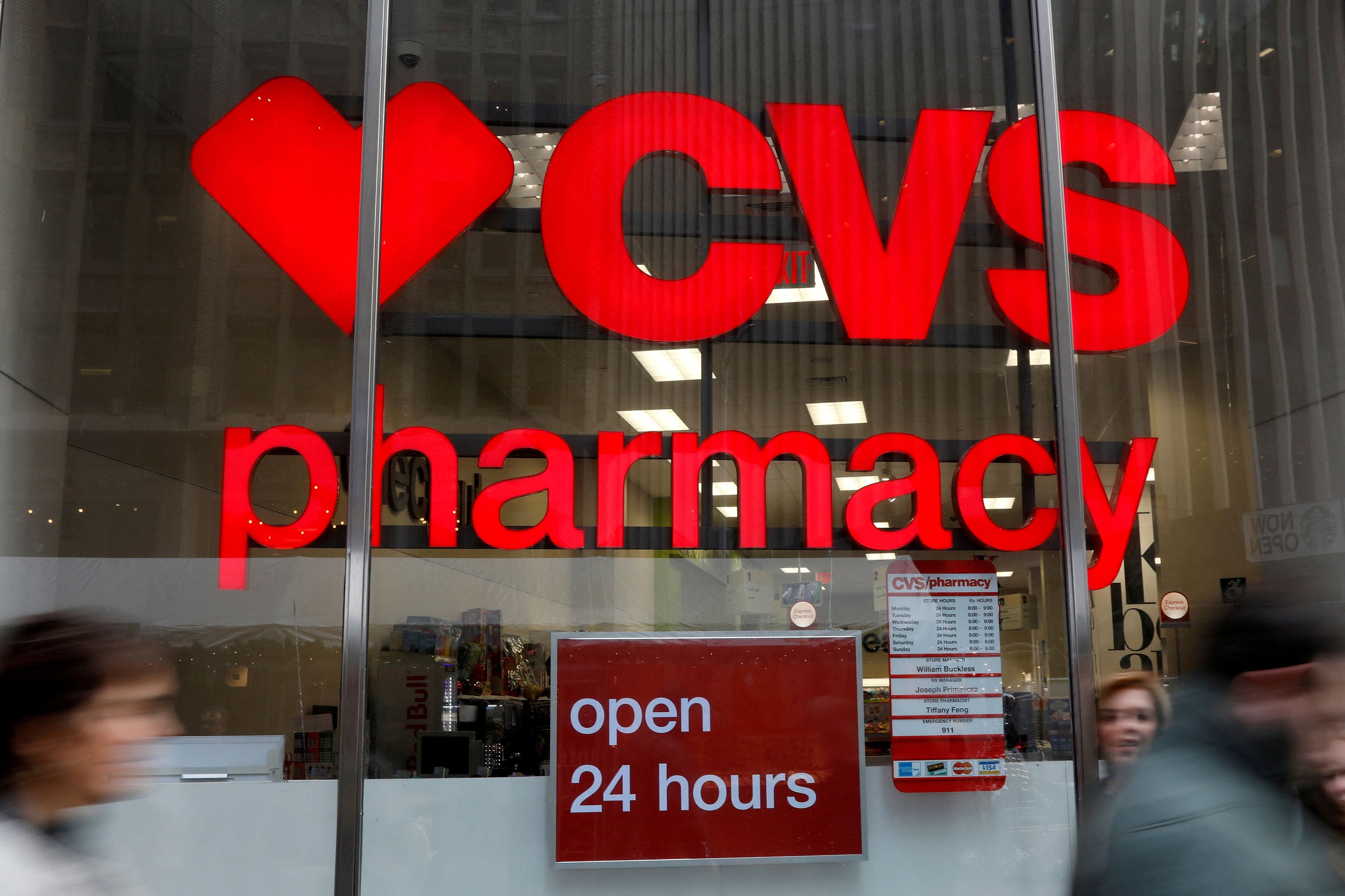 Sin embargo, CVS está eliminando voluntariamente de las tiendas ciertos medicamentos para la tos y el resfriado que contienen fenilefrina como único ingrediente activo (REUTERS/Shannon Stapleton/File Photo)