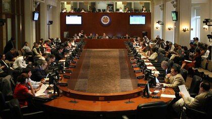 Imagen de archivo de la asamblea de la OEA previa a la pandemia COVID-19 (AP)