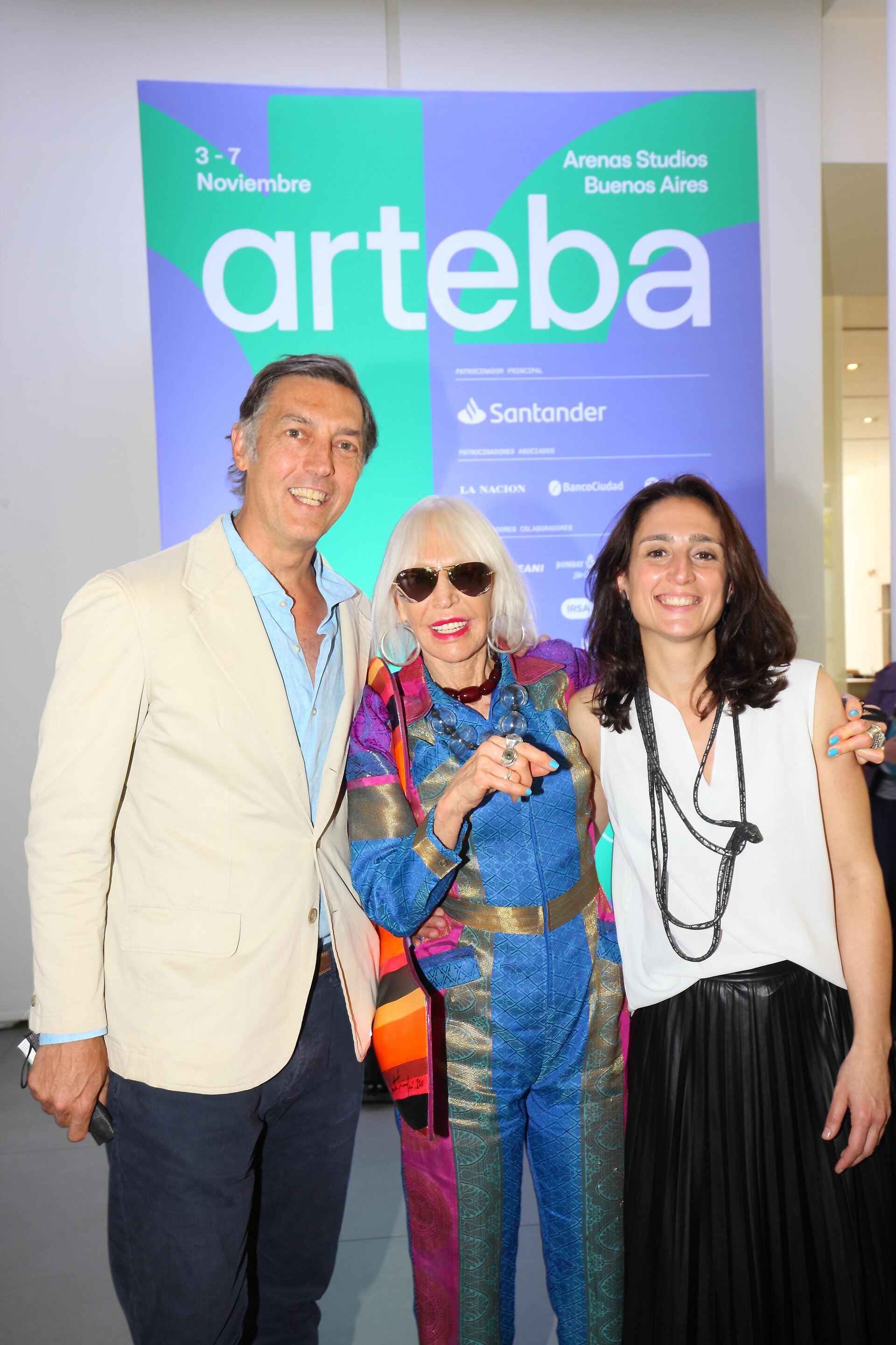 Marta Minujín junto a sus hijos, Facundo Gómez Minujín -ex presidente de arteBA- y Gala Gómez Minujín, integrante del equipo de Fundación arteBA