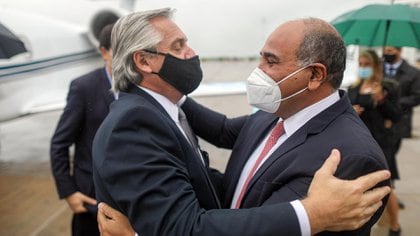 Alberto Fernández junto a uno de los gobernadores más pesados del peronismo, el tucumano Juan Manzur (Presidencia)