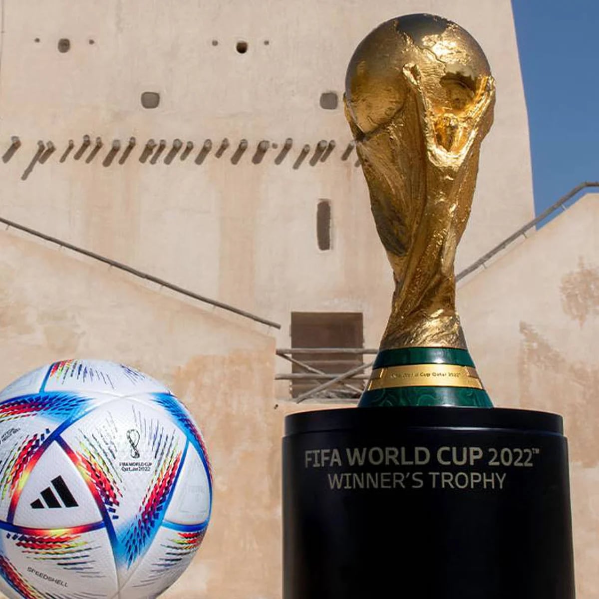 Club América - #SabíasQue El trofeo de la Copa Mundial de Clubes de la FIFA  se creó y fabricó en Birmingham (Inglaterra). El diseño contiene seis  columnas escalonadas, que representan los seis