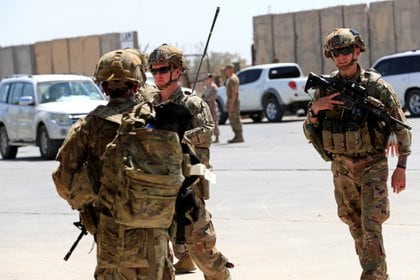 Soldados estadounidenses en la base militar de Taji, al norte de Bagdad (REUTERS/Thaier Al-Sudani)
