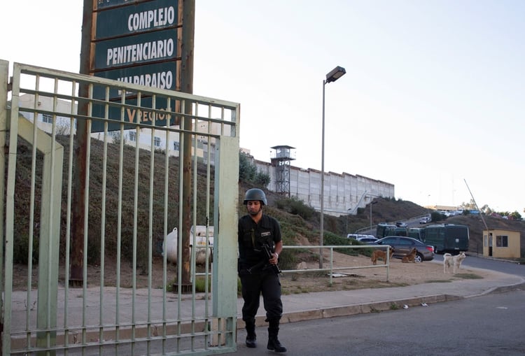 Un gendarme chileno en la cárcel de Valparaíso (Reuters)