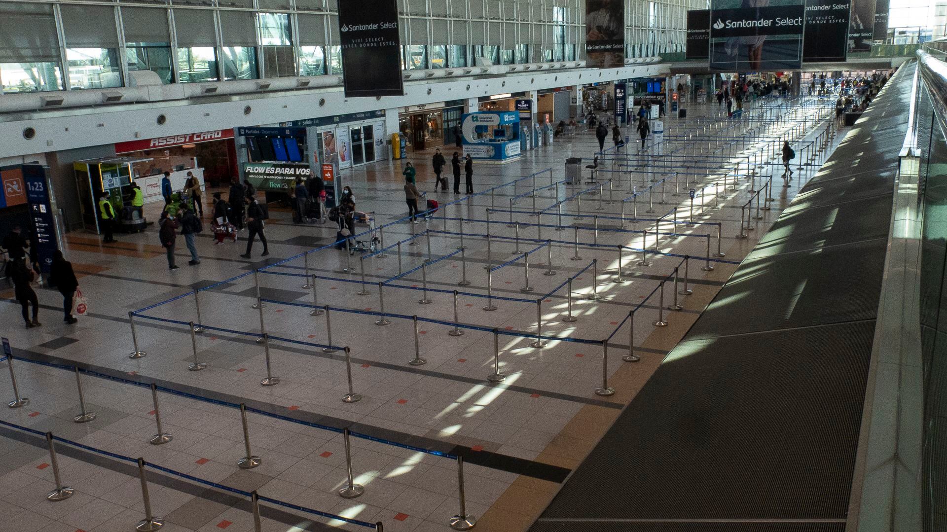 Aeropuerto Ezeiza - Aeropuertos Argentina 2000 - Protocolo -Partidas - Arribos - Stamboulian - Centro de Testeo - Llegadas - Terminal A - Terminal C - Estacionamiento - Pasajeros - Covid-19 - Check In -Hall Espera -Ingreso -