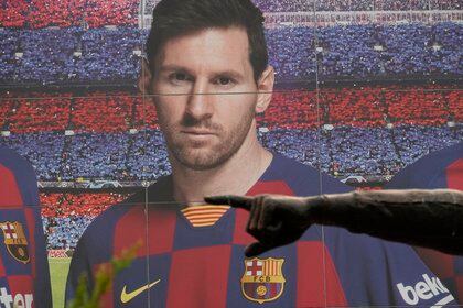 Lionel Messi y Barcelona están en pleno conflicto por la postura del delantero de querer emigrar del club (EFE/ Alejandro García)