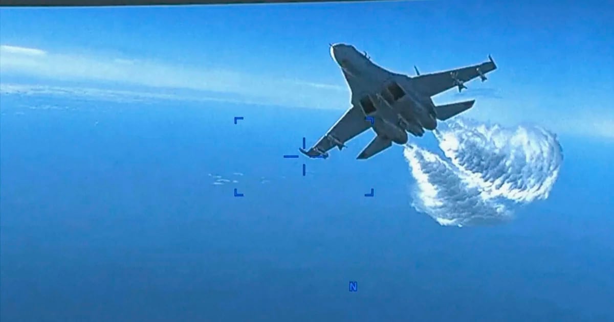 Eine russische Luftwaffe hat über dem Schwarzen Meer ein Spionageflugzeug und zwei britische Kampfflugzeuge abgefangen