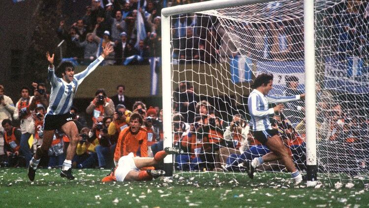 Junio y julio fueron meses de fiesta en todo el país. Se llevó a cabo el campeonato mundial de fútbol 1978 y la Argentina se distraía al compás del equipo de César Luis Menotti (AFP)