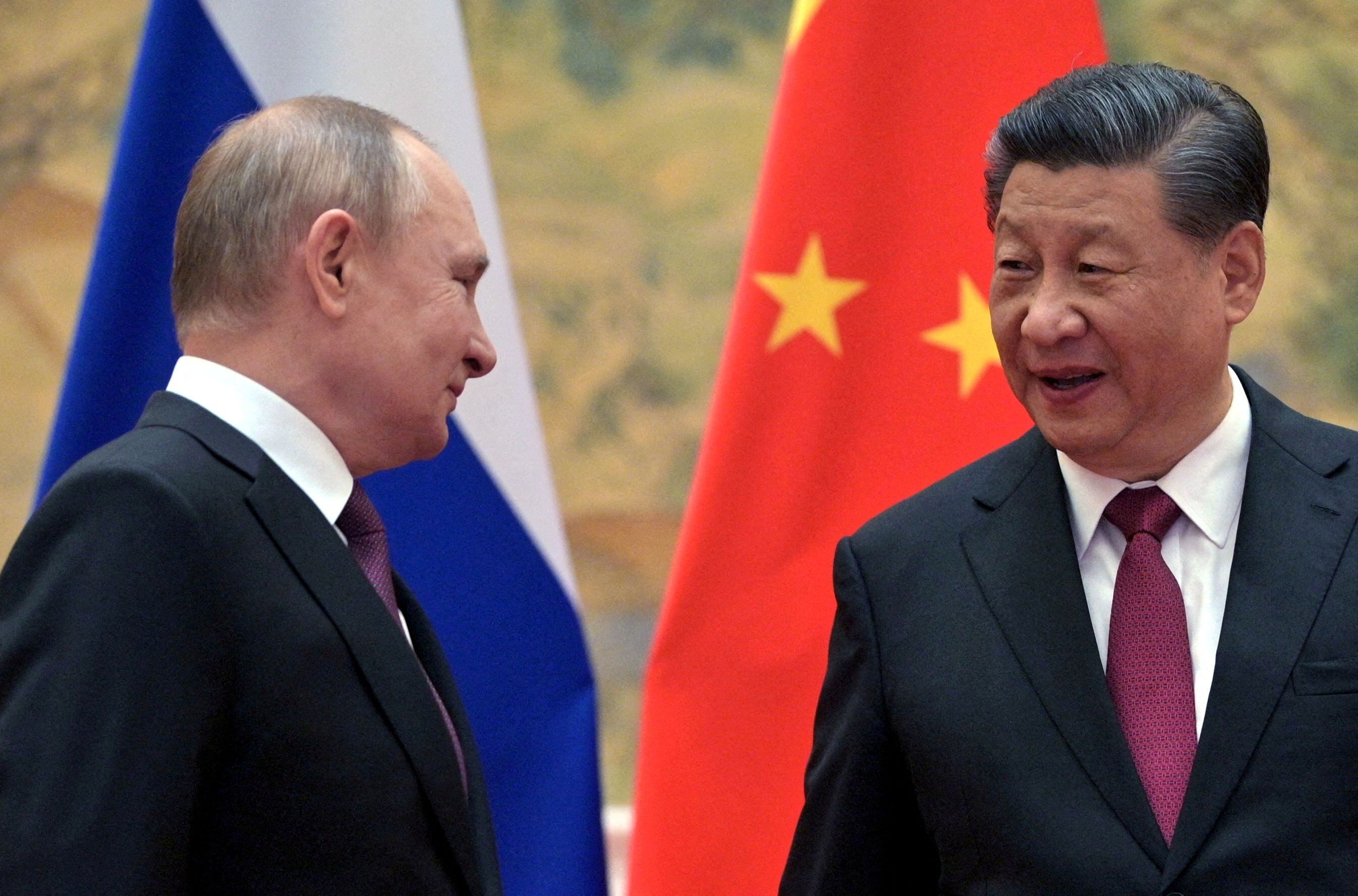 El presidente ruso, Vladimir Putin, asiste a una reunión con el presidente chino, Xi Jinping (REUTERS )