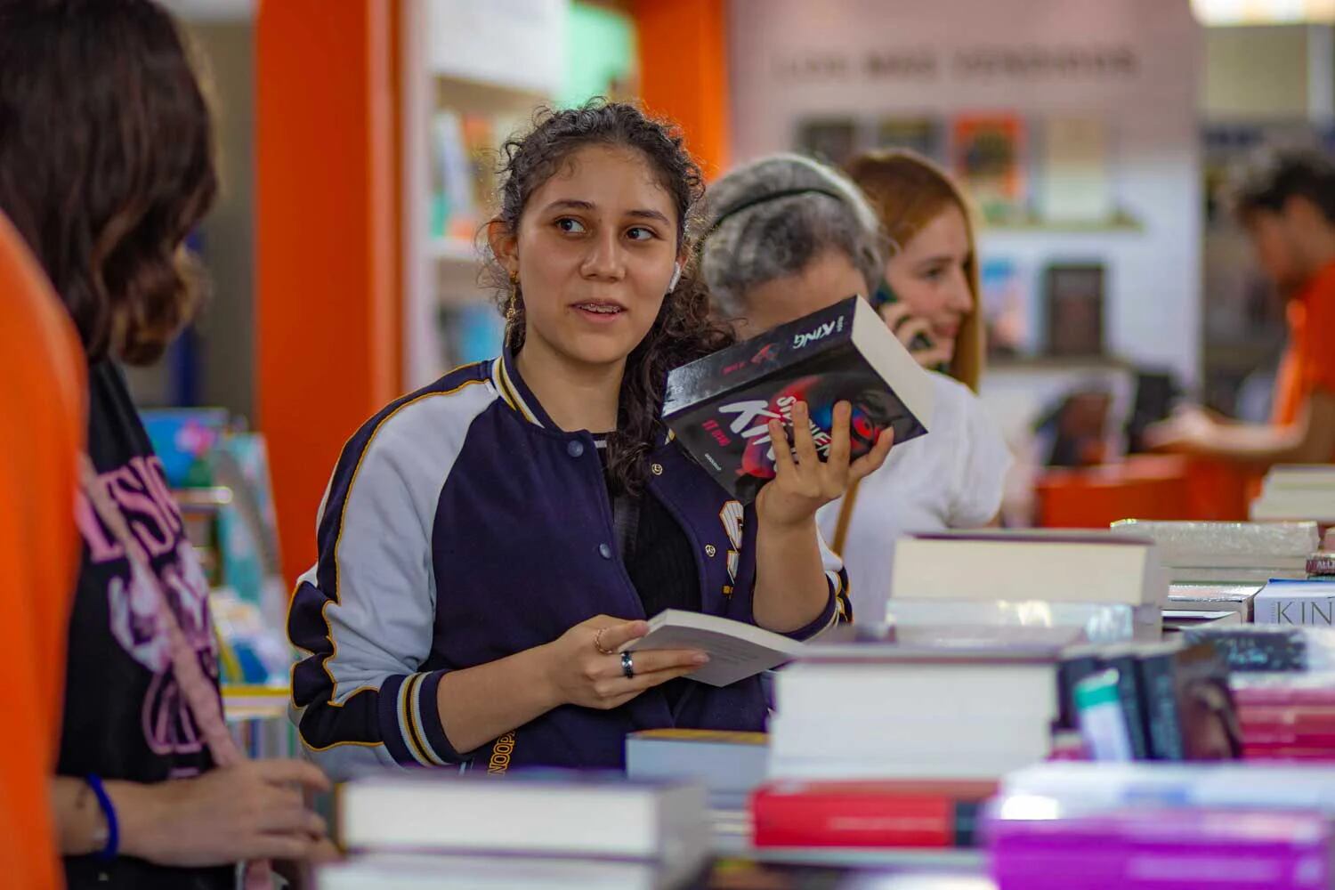 Cinco escritoras latinoamericanas para seguir de cerca durante la Feria del Libro de Bucaramanga 2023