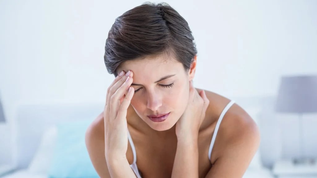 El estrés, la fatiga y la falta de sueño, factores claves para contraer migraña (Shutterstock)
