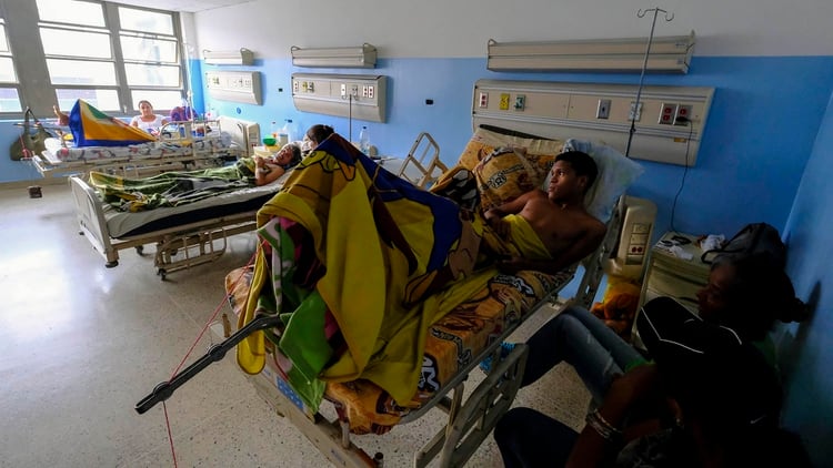 Pacientes en el hospital Miguel Pérez Carreño, en Caracas, el 8 de marzo de 2019 (AFP)