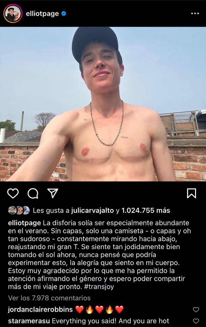 Elliot Page compartió en sus redes sociales una fotografía sin camiseta y con un mensaje a dos años de haber comenzado su transición (@elliotpage/Instagram)