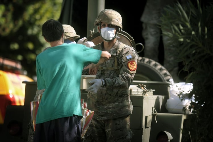 El Ejército, en tareas de distribución de alimentos