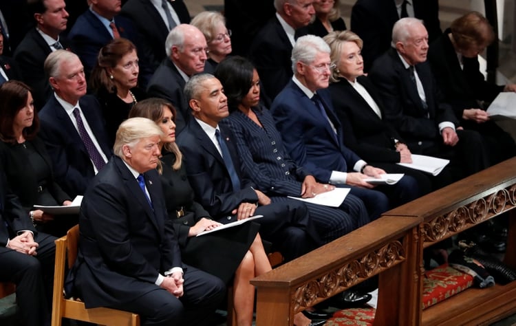 Donald y Melania Trump, Barack y Michelle Obama, Bill y Hillary Clinton, Jimmy y Rosalynn Carters (Reuters)