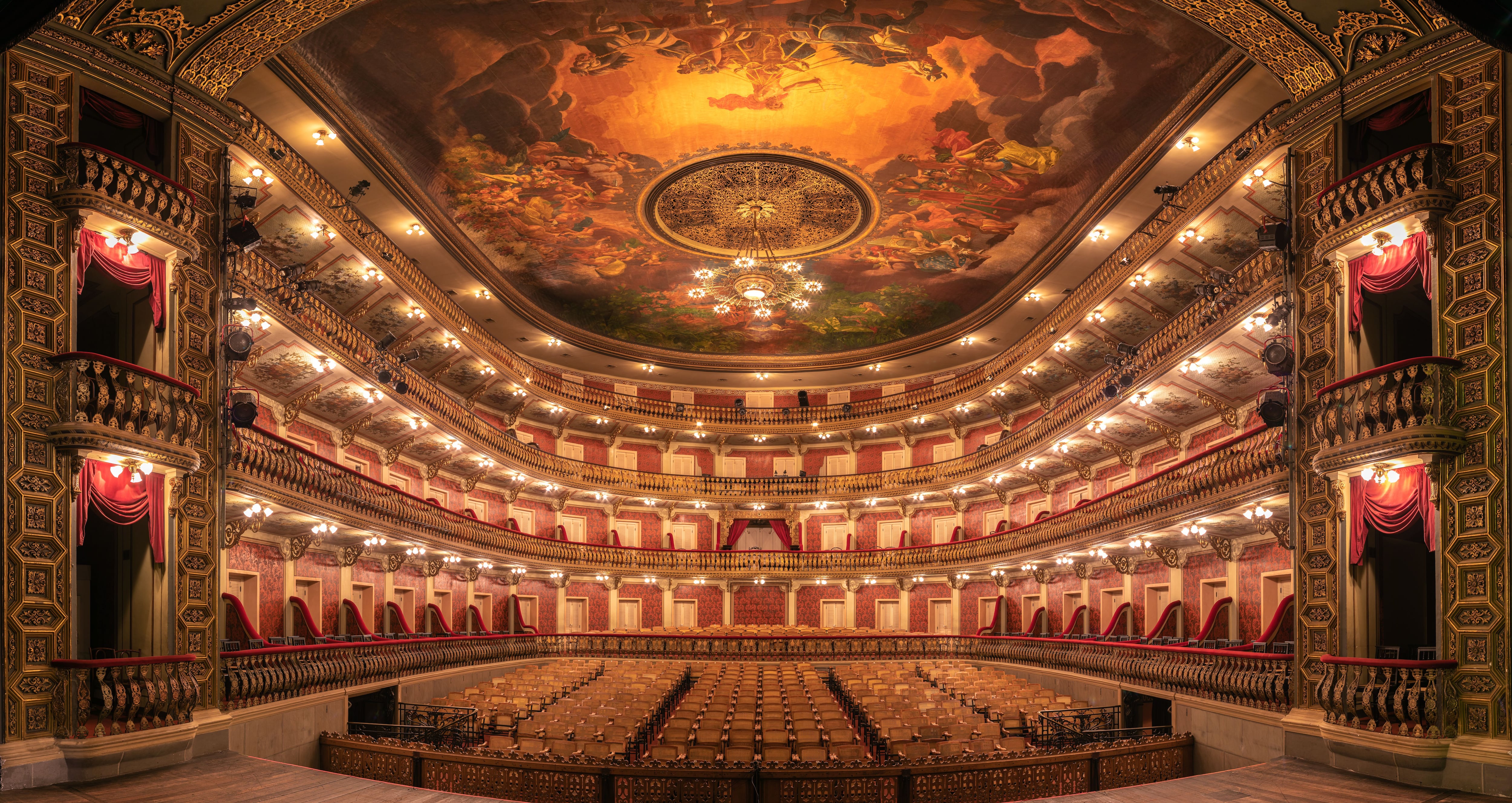 La cámara principal del Teatro de la Paz en la ciudad de Belém, Brasil. Foto: Marcos Colombo