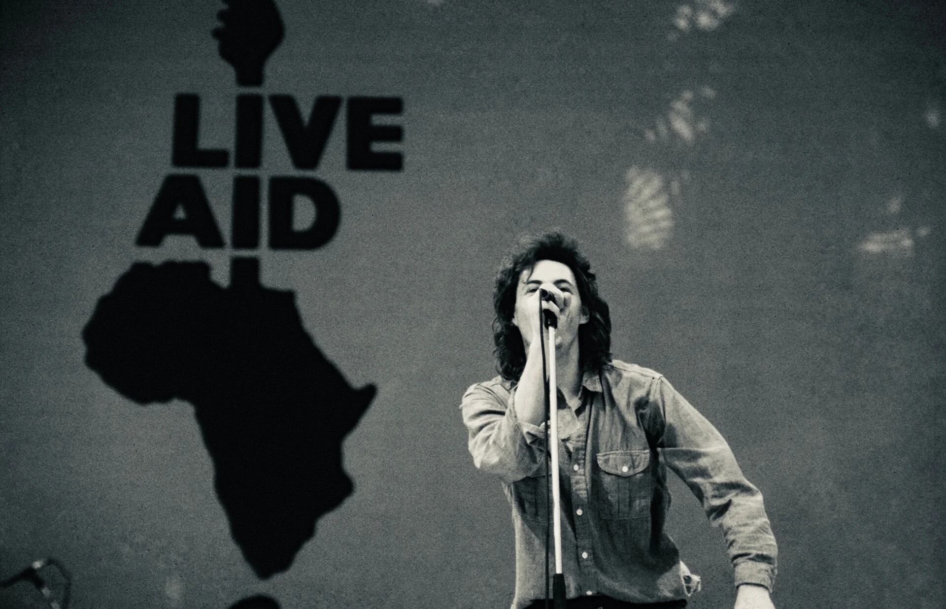 Bon Geldof, mente maestra detrás de Live Aid, contactó originalmente a Robert Plant para que este se presentara con el supergrupo The Honeydrippers
(Photo by Steve Rapport/Getty Images)