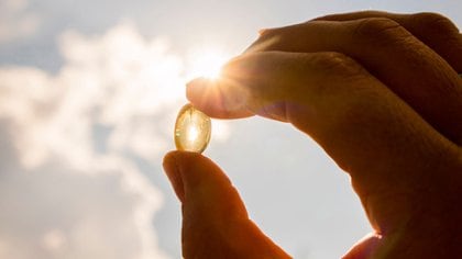 Además del sol la vitamina está presente en alimento y en fármacos (Foto: Shutterstock)