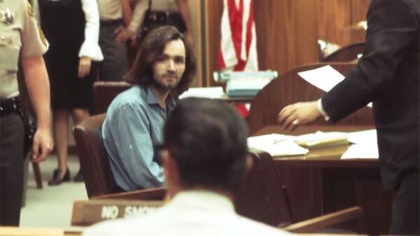 Charles Manson durante el juicio por los asesinatos que conmovieron a los Estados Unidos