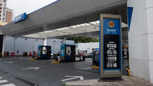 Desde octubre el Gobierno dispuso la liberación del precio de los combustibles (foto Adrián Escandar)