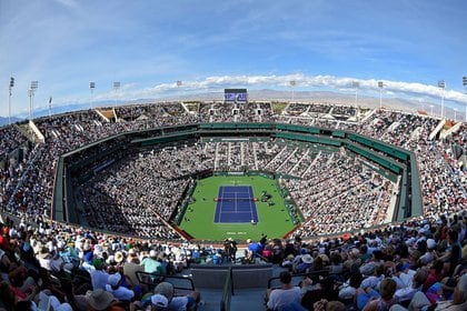 Imagen de archivo: una vista general del Estadio 1 durante el partido de tercera ronda entre Roger Federer y Filip Krajinovic en el BNP Paribas Open en el Indian Wells Tennis Garden de Indian Wells, California, Estados Unidos. el 12 de marzo de 2018 (Jayne Kamin-Oncea-USA TODAY Sports)