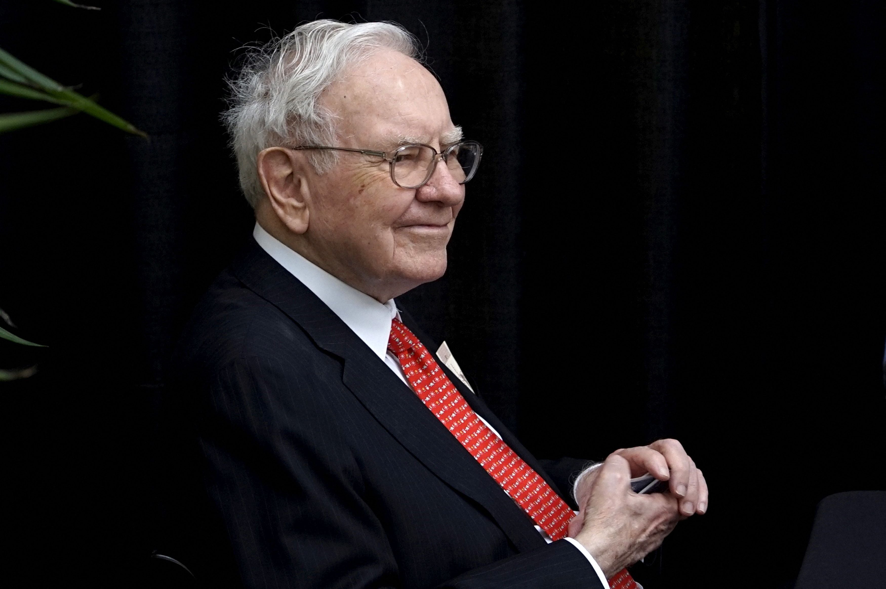 Warren Buffett también es conocido por su afición a la comida chatarra y las gaseosas (REUTERS)