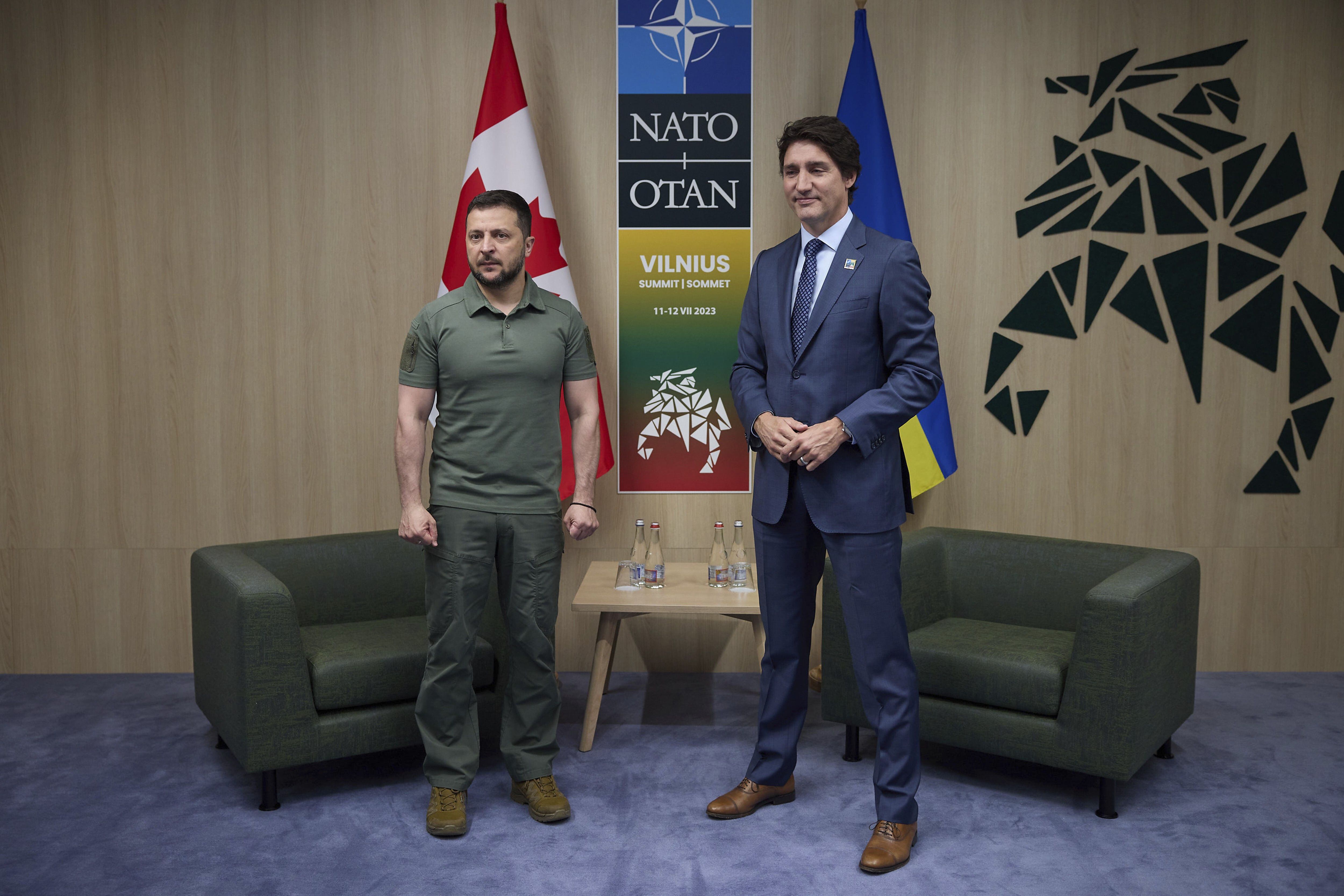 Zelensky fue recibido por el primer ministro canadiense, Justin Trudeau, quien le reiteró su apoyo incondicional a la soberanía y la democracia de Ucrania, así como a los valores que comparten ambos países. (Europa Press)
