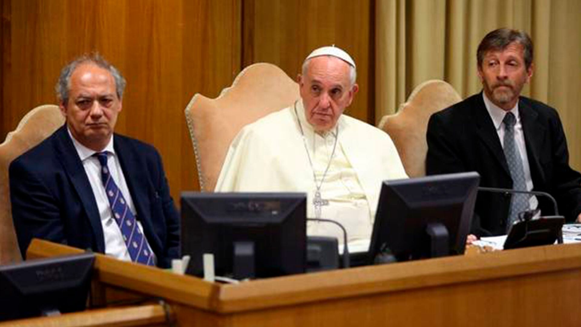 José María del Corral y Enrique Palmeyro, titulares de la ONG Scholas Ocurrentes, junto al papa Francisco, en Roma (Archivo) 