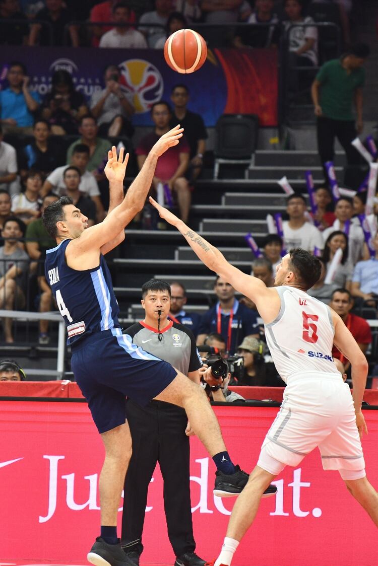 Luis Scola, una de las figuras de la selección argentina en el Mundial China 2019 (EFE)