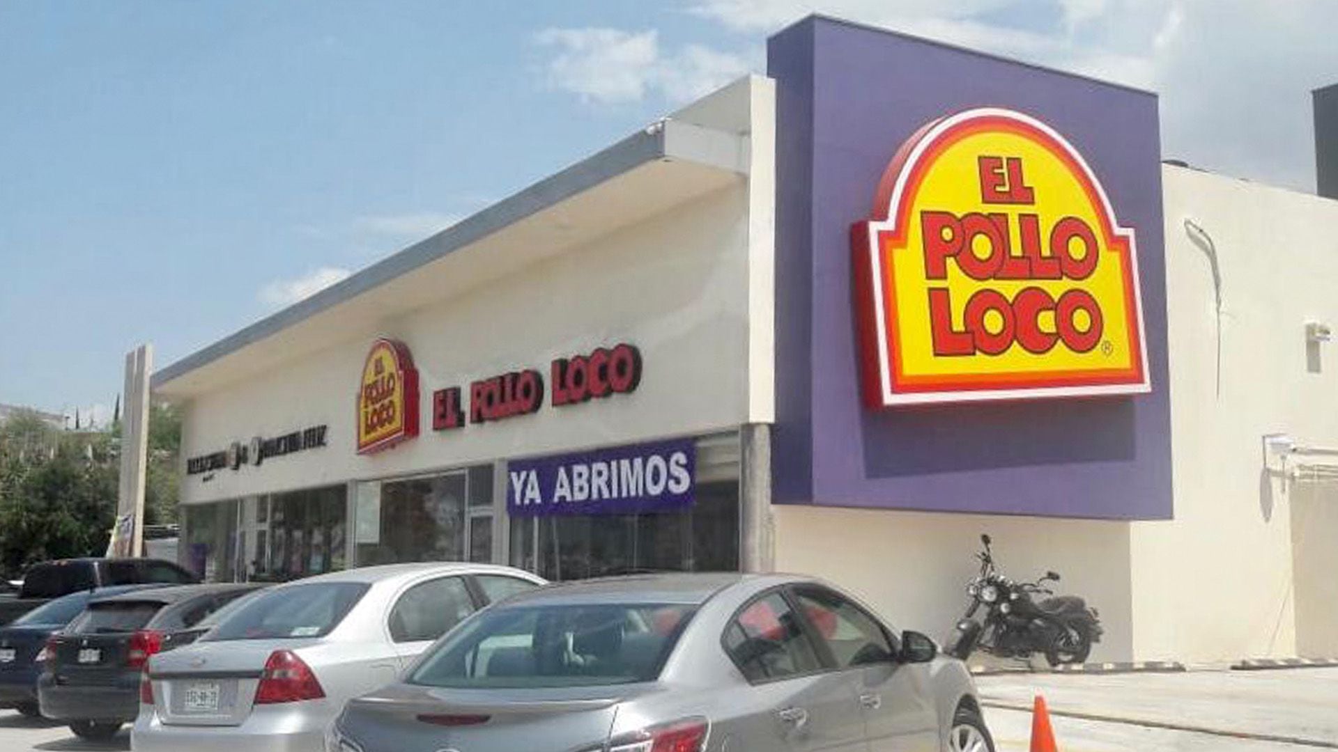 ¡Con El Pollo Loco no! Clausuran sucursales de la franquicia en Nuevo León