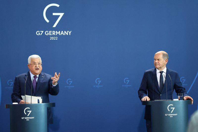 El gobierno alemán dijo que las declaraciones de Mahmoud Abbas "distorsionan" la historia (REUTERS/Lisi Niesner)