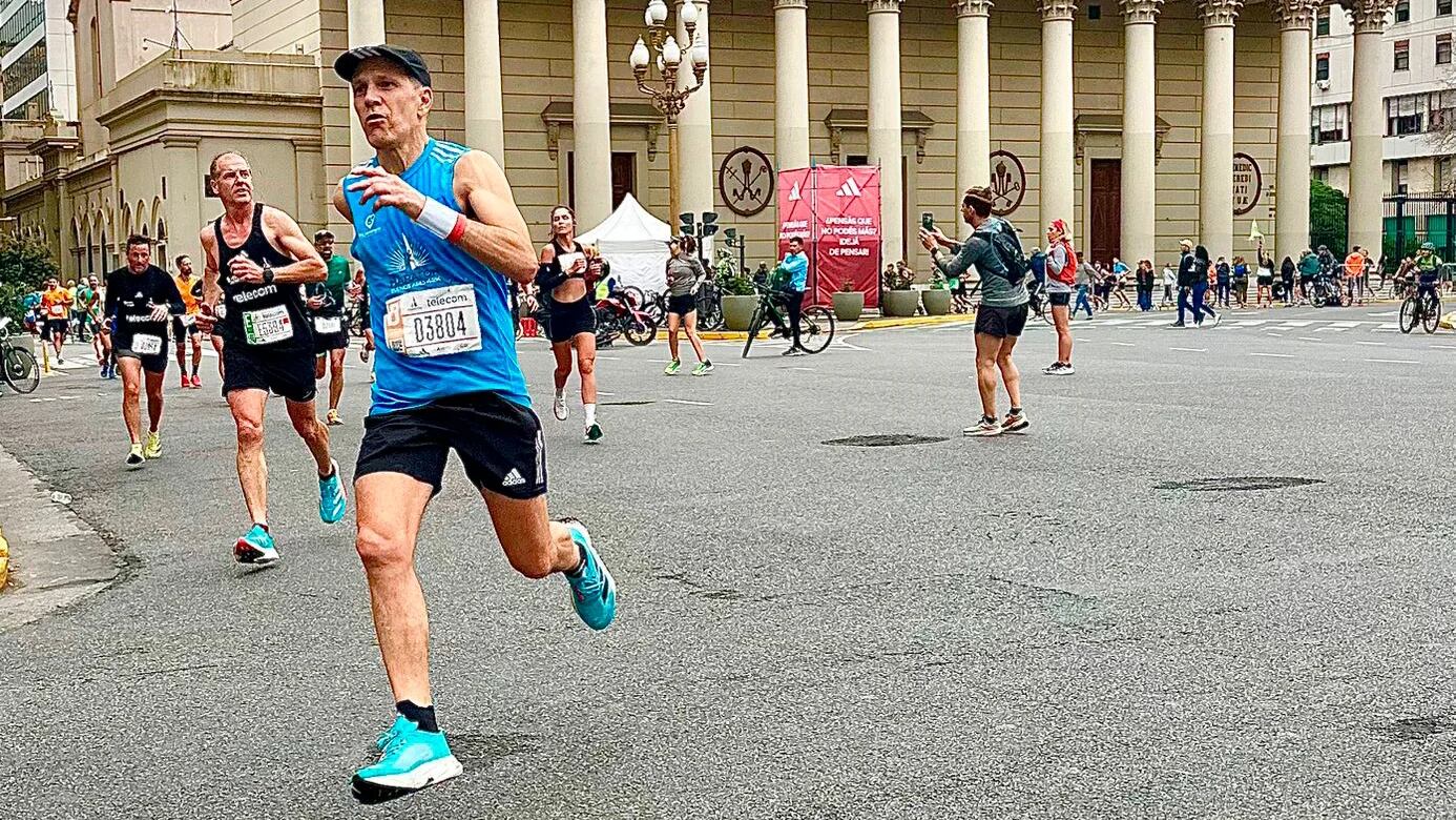 Trece mil corredores y emociones a flor de piel en una nueva edición de la Maratón Internacional Buenos Aires 2023