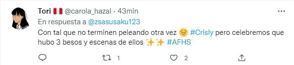 July le da varios besos a Cristóbal en AFHS. Twitter.
