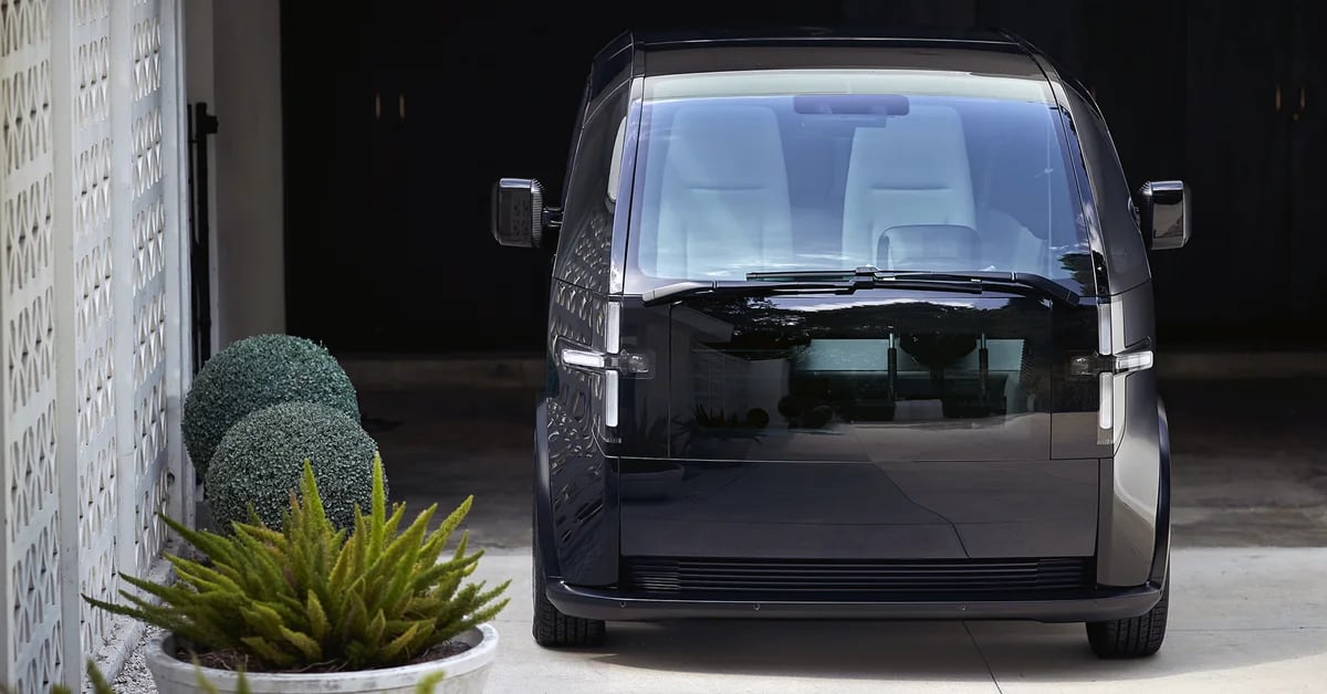 A futuristic electric van that says goodbye to the dashboard and has a nose with unprecedented forward vision