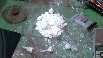 Los restos de sustancias y elementos encontrados en la casa de la pareja detenida el año pasado por intoxicar con cocaína a su beba 