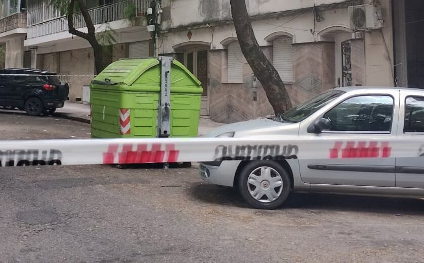 El contenedor donde fue hallado el cuerpo de la bebé en el barrio Martín