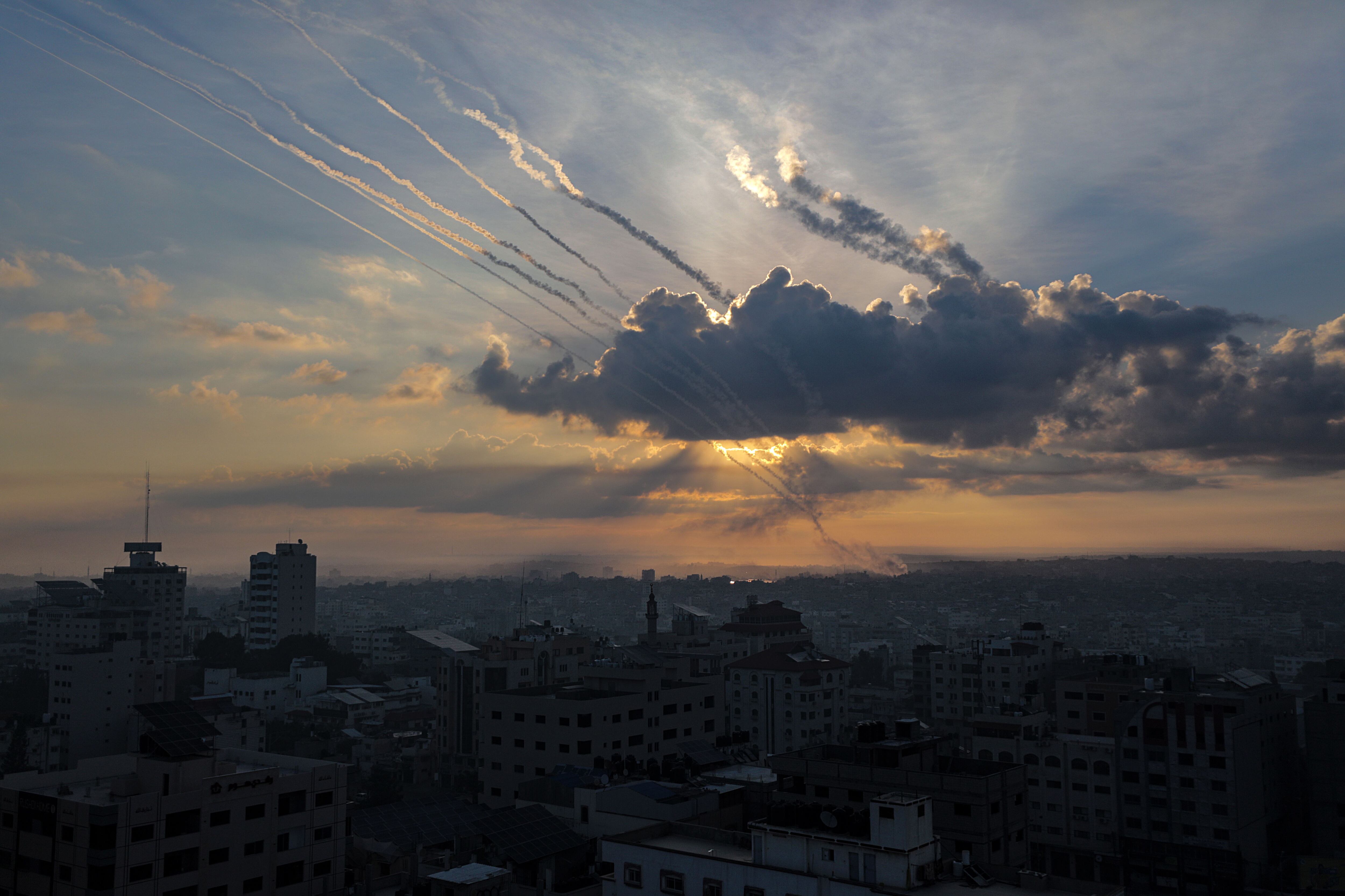 Israel ordenó cortar el suministro eléctrico en la Franja de Gaza en medio de los ataques de Hamas (EFE)