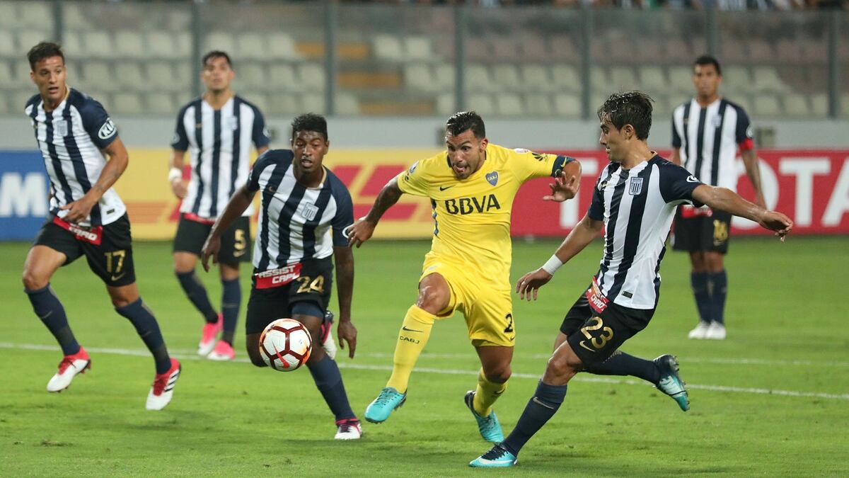 Boca empató ante Alianza Lima en Perú en su debut en la Copa
