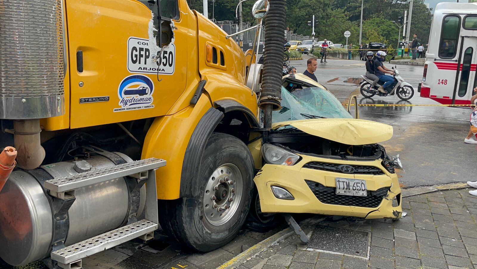 Grave accidente en la vía Los Parras de Medellín.