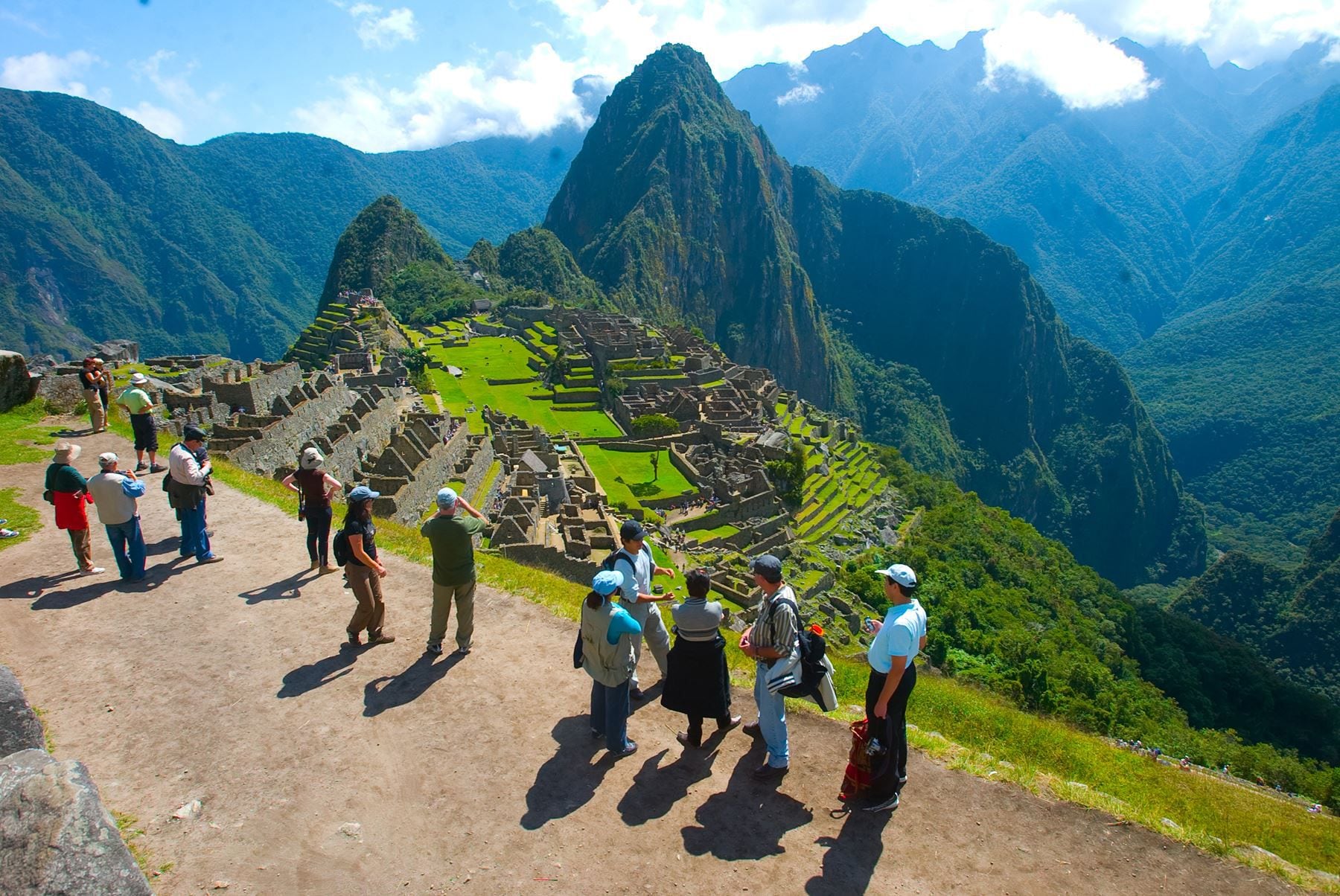 Miles de turistas llegan cada año a conocer la ciudadela inca. (Andina)