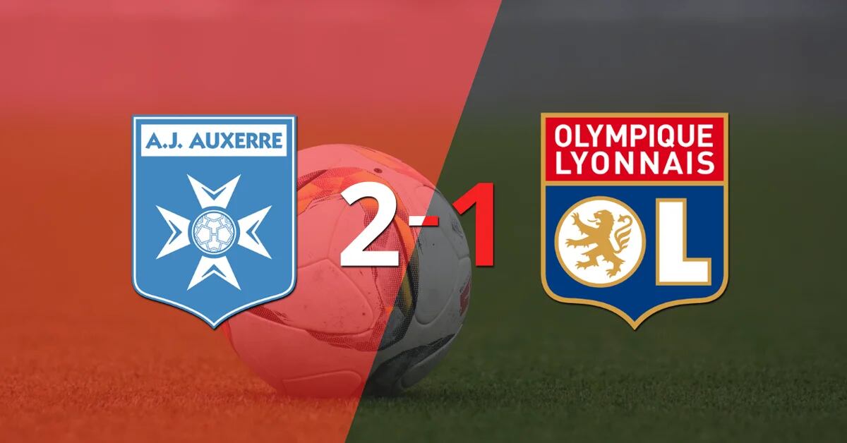 Auxerre picked up a 2-1 win at home to Olympique Lyonnais