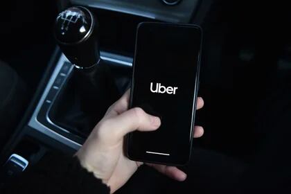 Uber apoya que los usuarios puedan decidir qué transporte tomar (Foto: Getty Images)